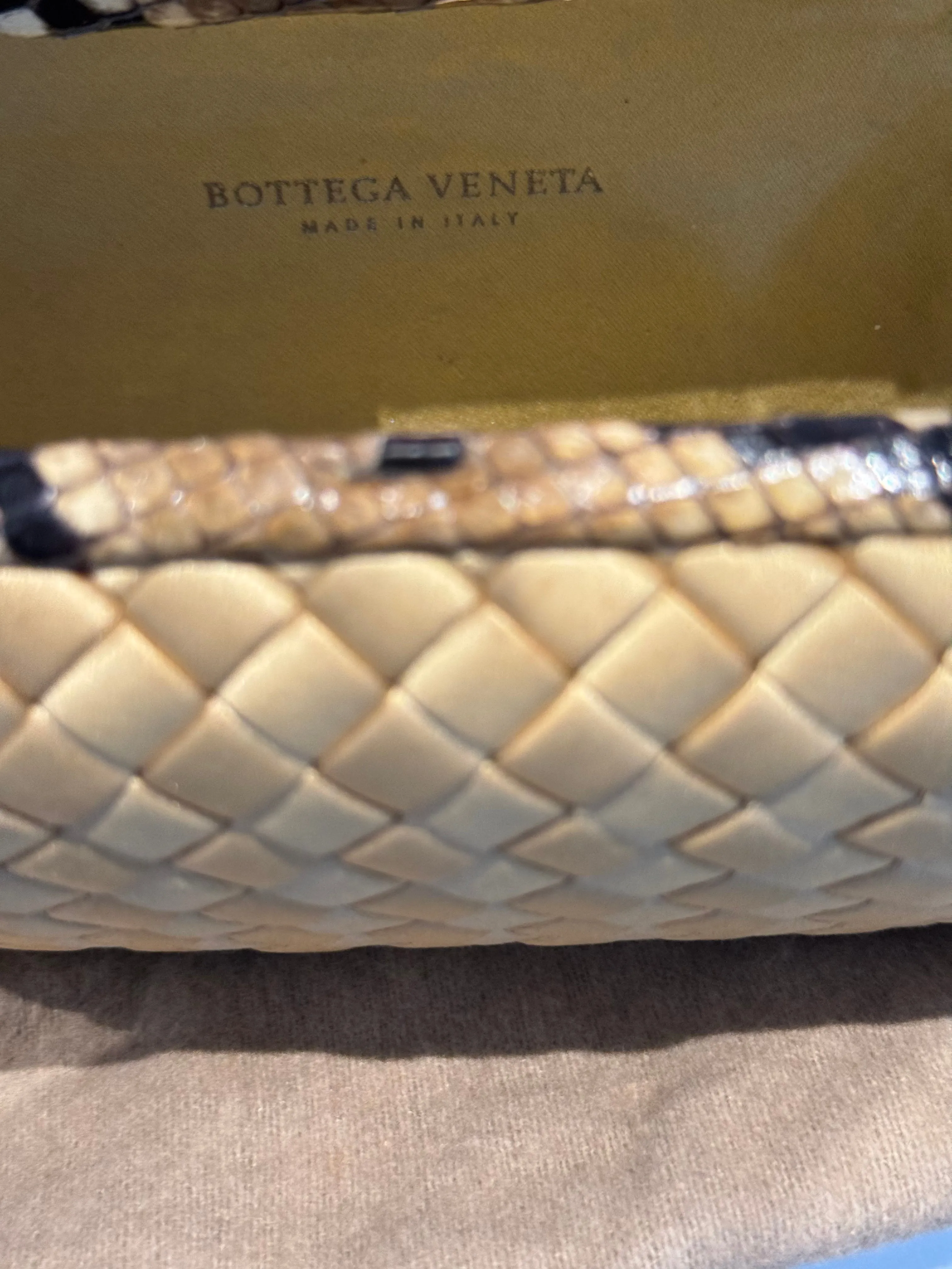 BOTTEGA VENETA CLUTCH