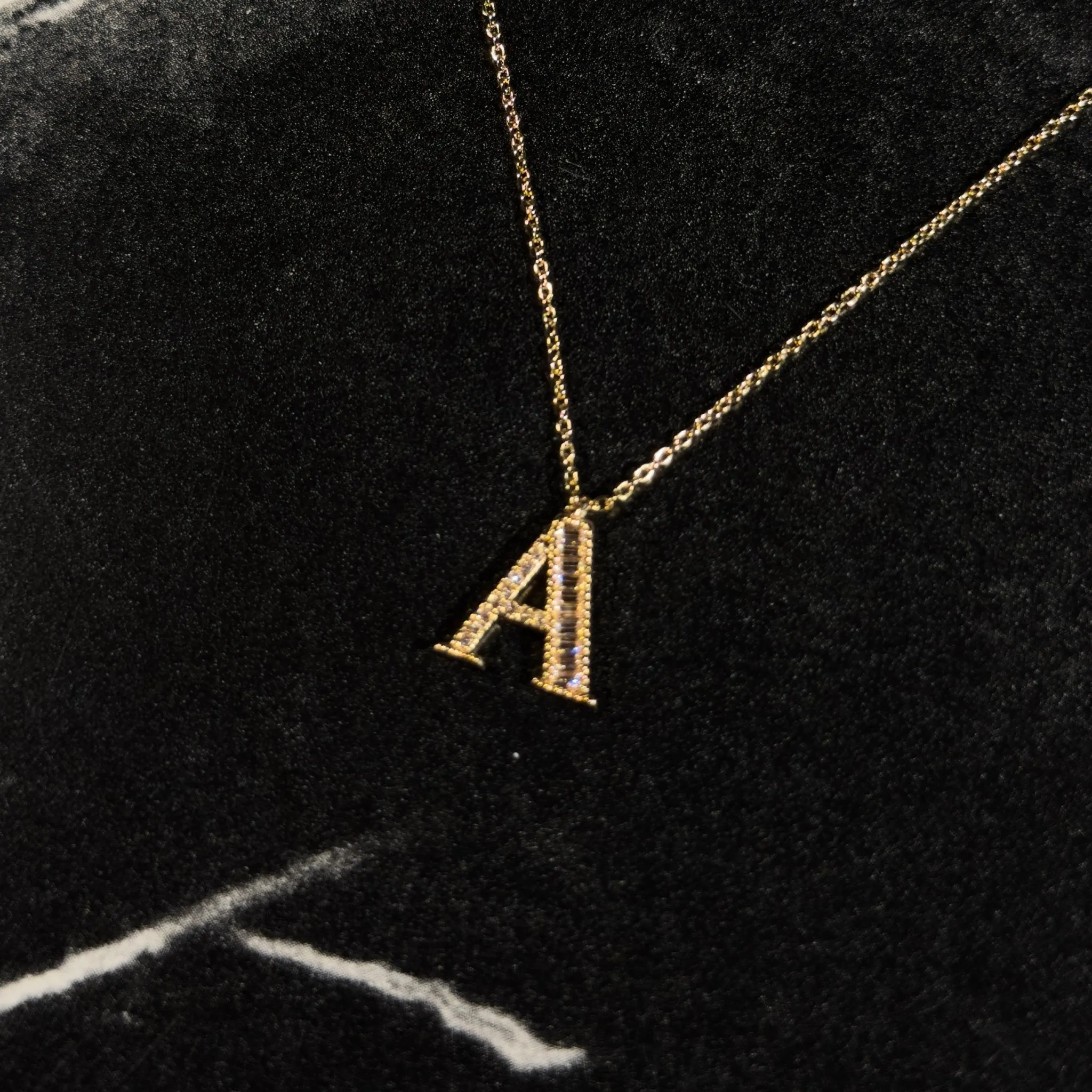 Initial necklace baguette