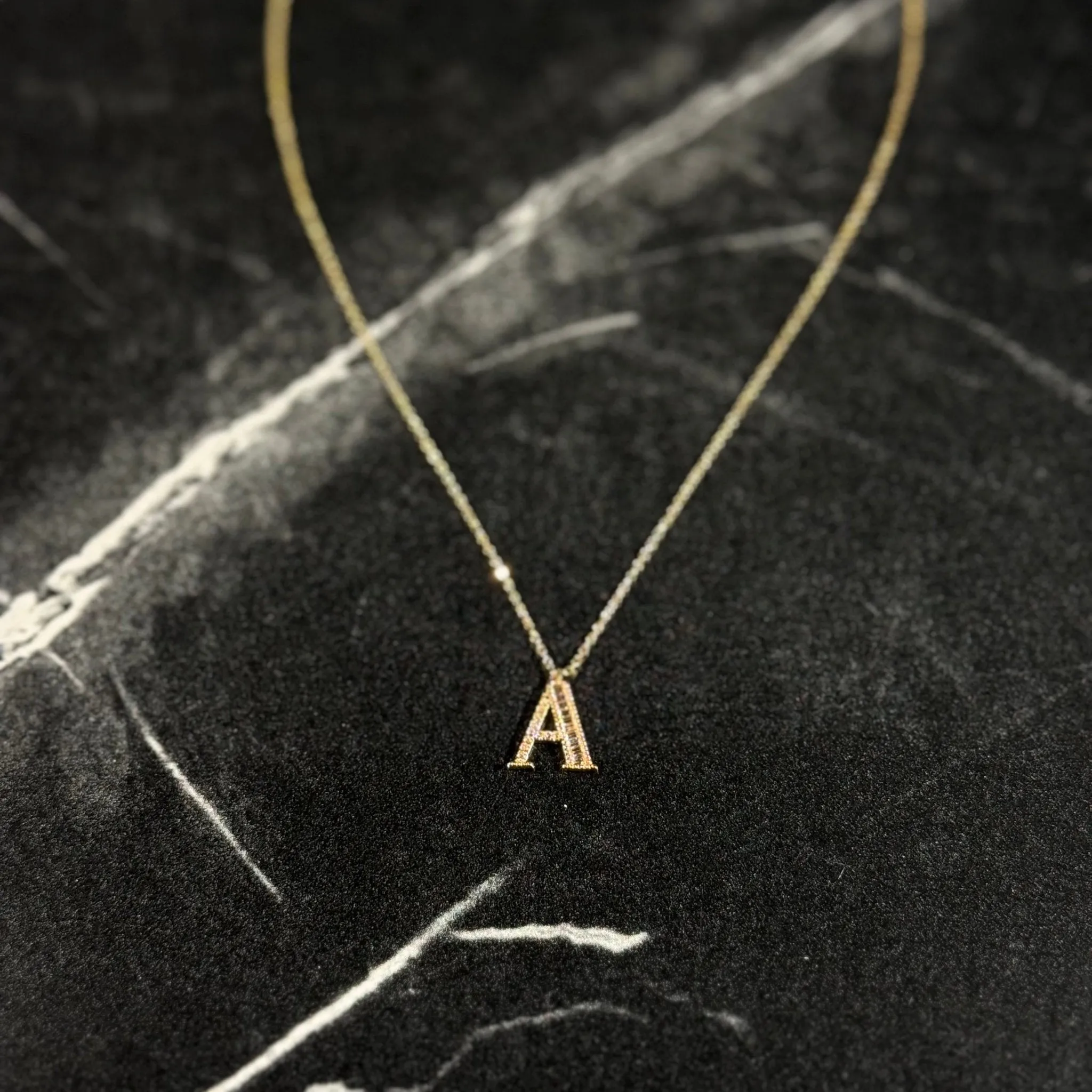 Initial necklace baguette