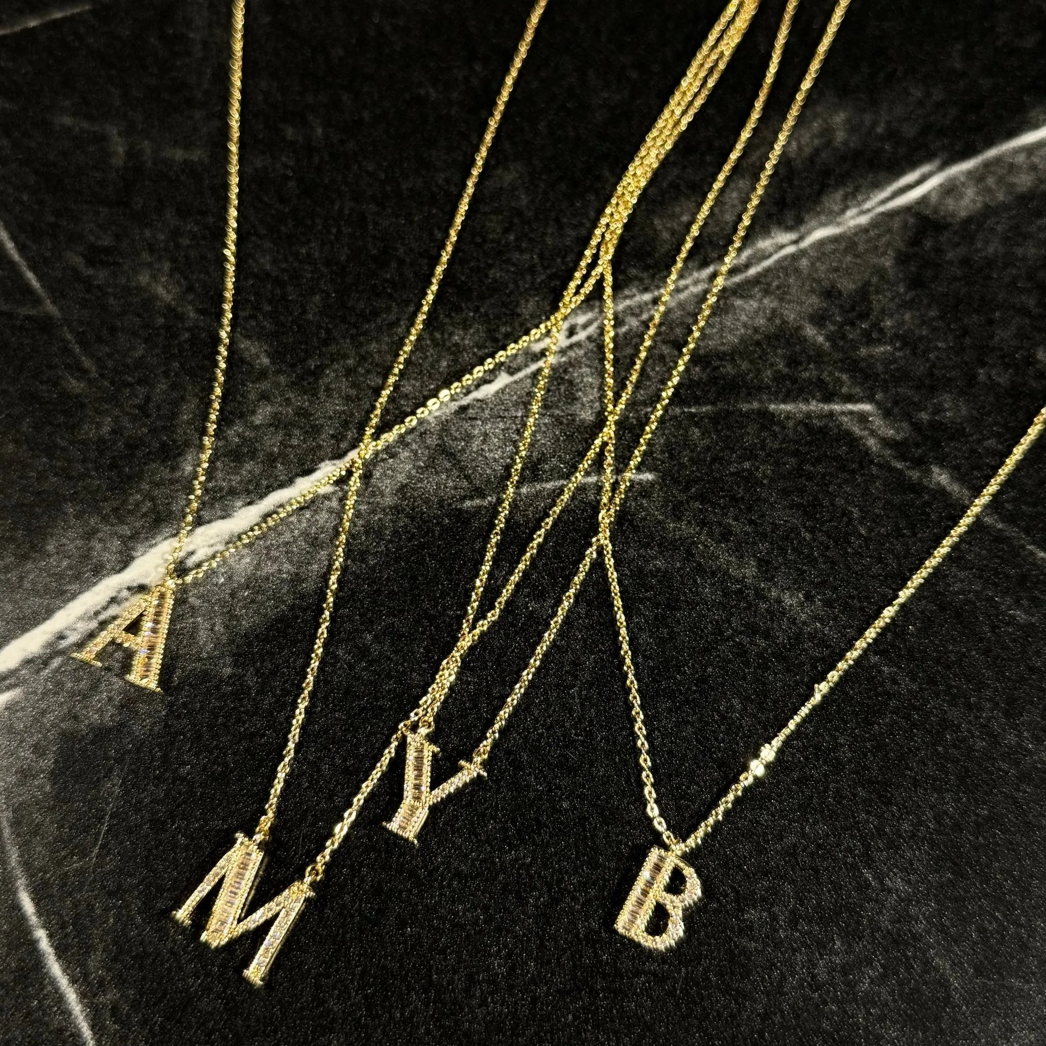 Initial necklace baguette