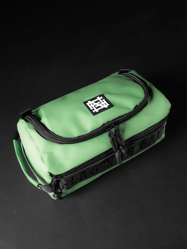 MOMENTUM TOILETRY CASE 2.5L - GREEN